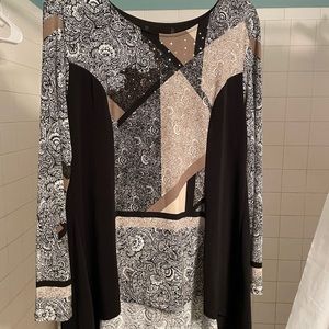 Ladies top.  No tags as they are itchy.  Style & Co.  great condition.